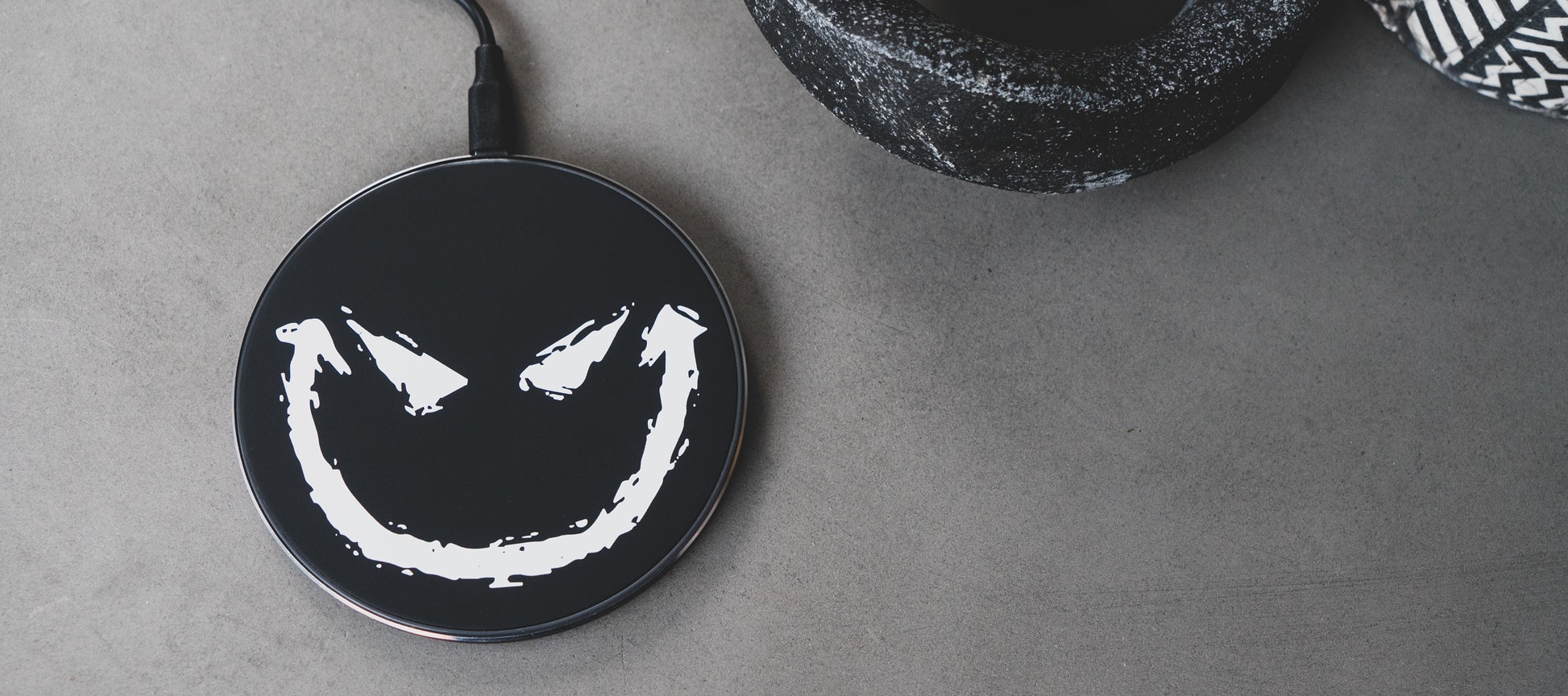 STEDI Wireless Charger | Smiley